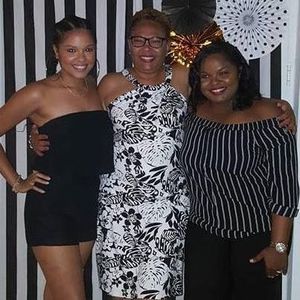 Meet your Posher, Sharlaine